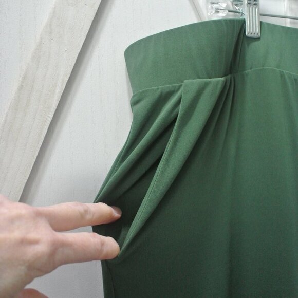 Torrid Crop Pull-On Wide Leg Studio Knit Mid-Rise Pant - Picture 6 of 6